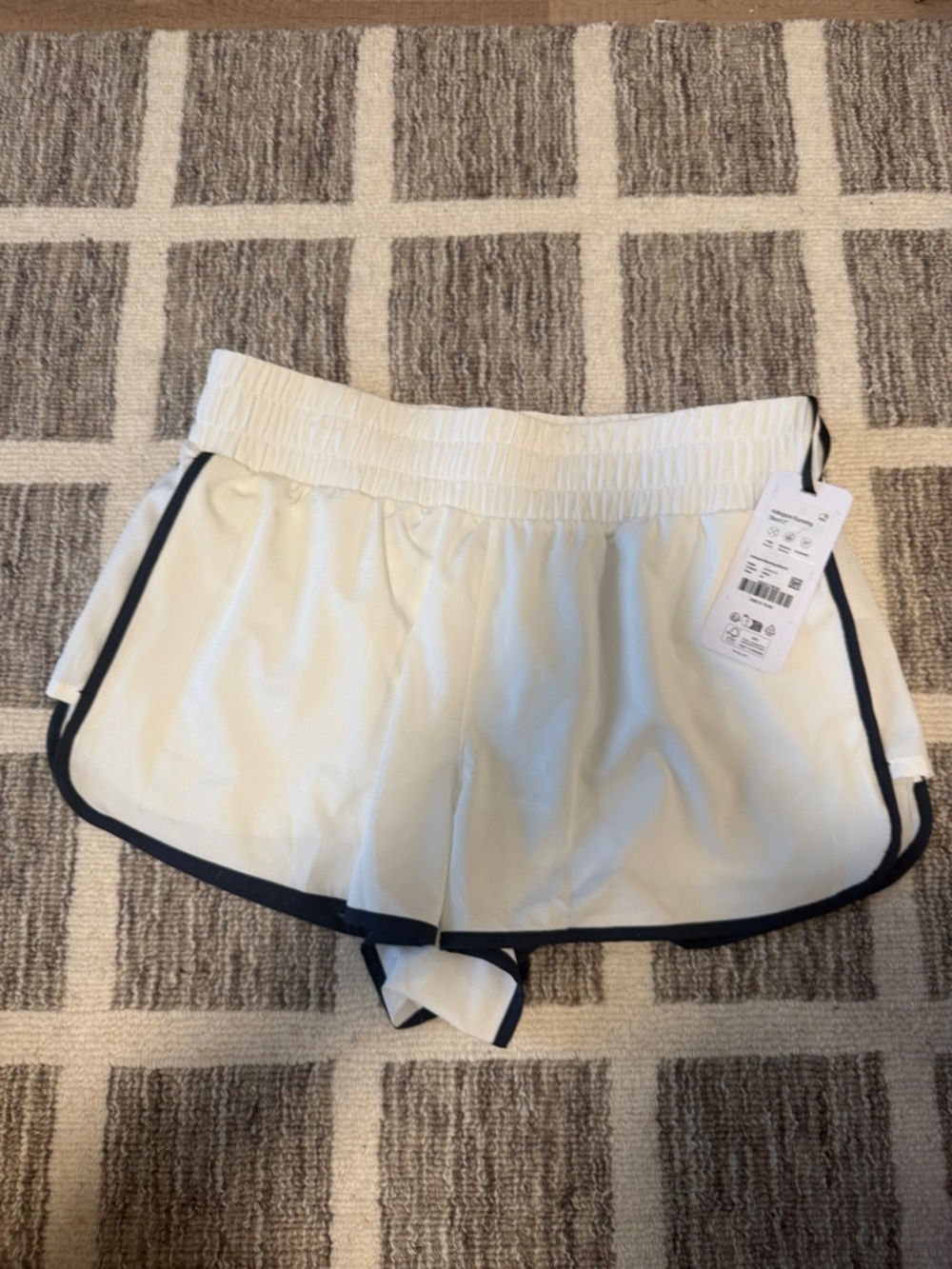 NWT Varley Arlington Running Shorts 2”, medium